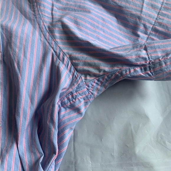 ๐ Menโs Tommy Hilfiger Short Sleeve Shirt - Size M ๐ - Picture 4 of 8